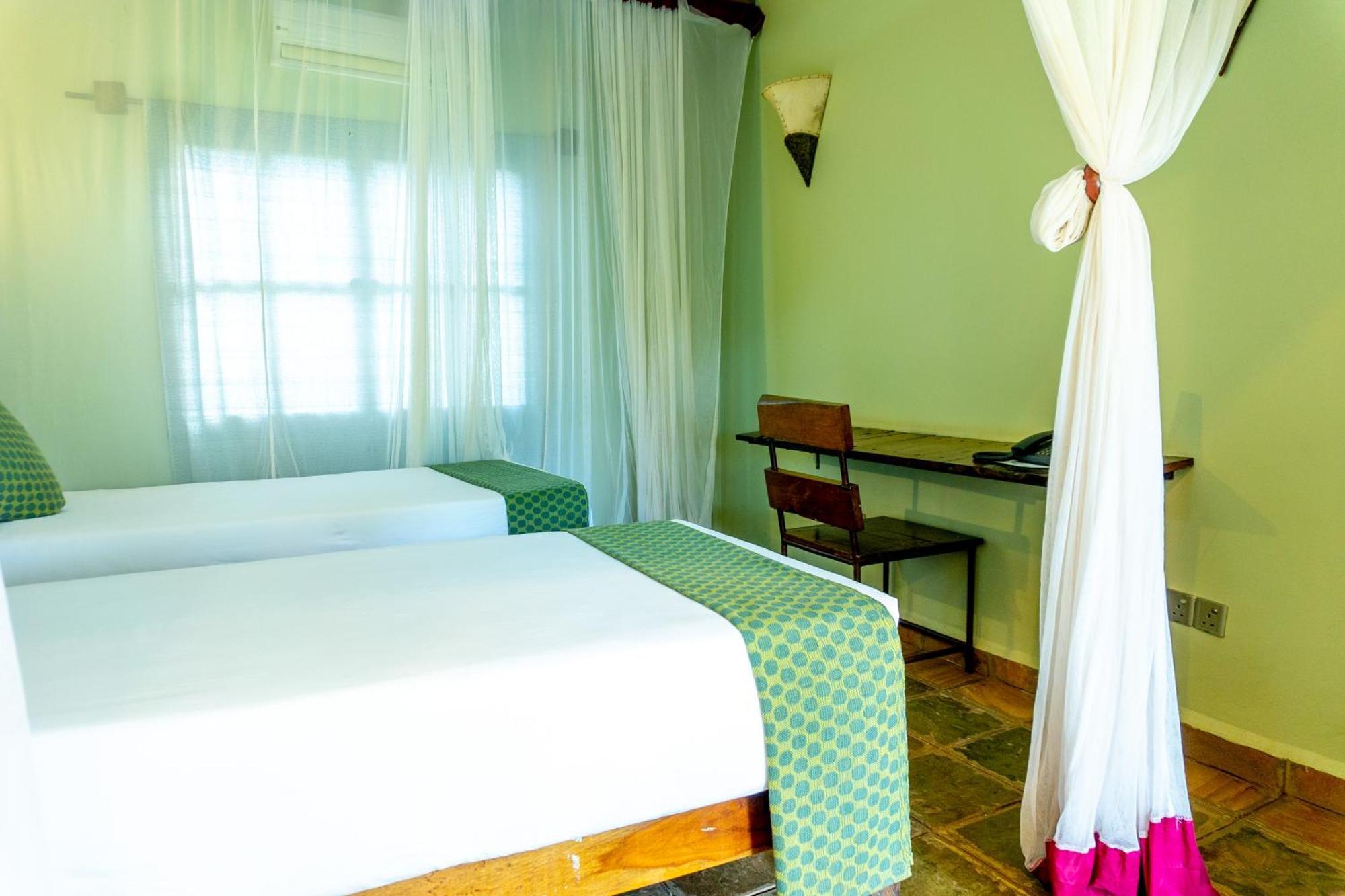 Weru Weru River Lodge Моши Экстерьер фото