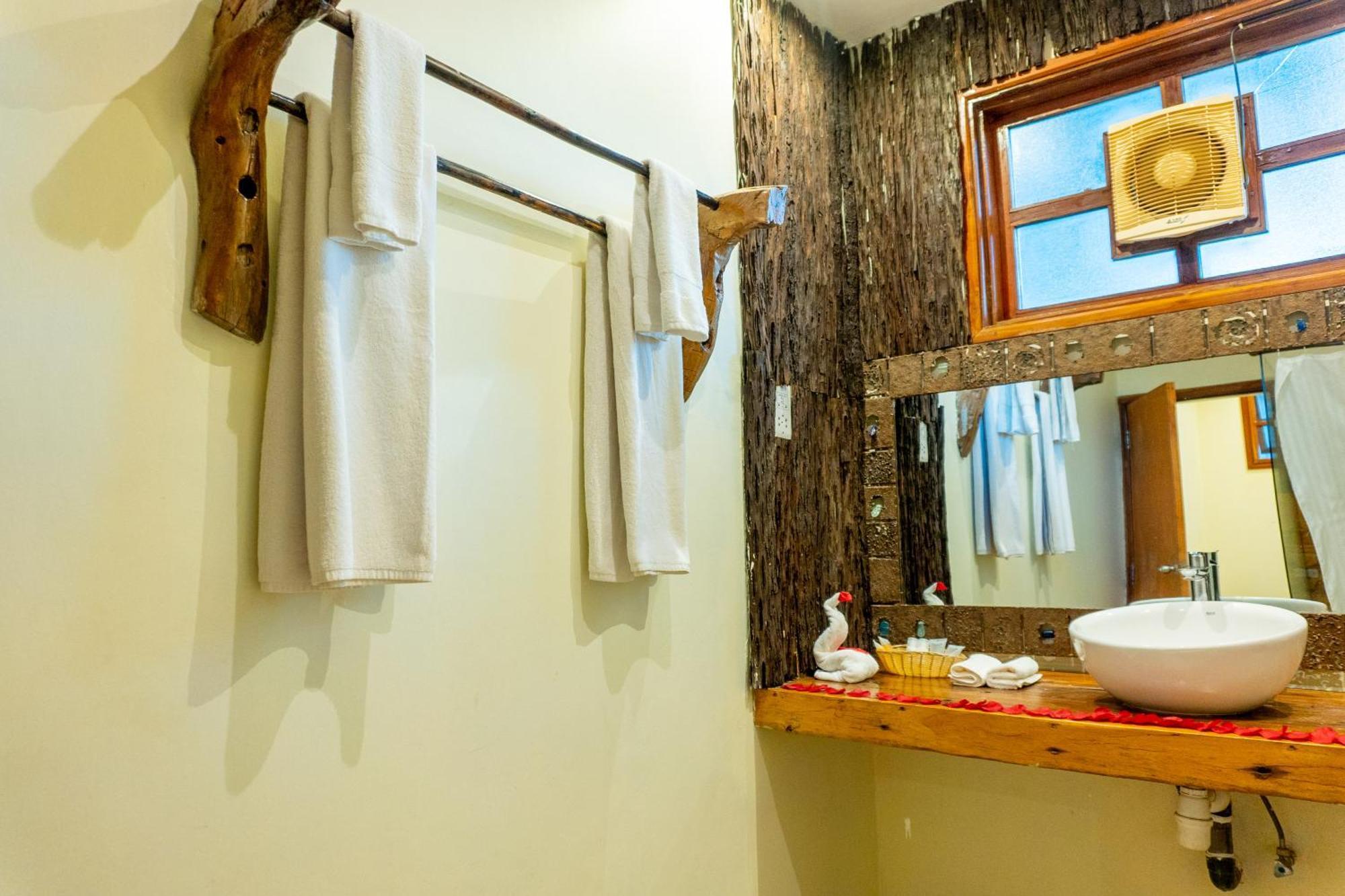 Weru Weru River Lodge Моши Экстерьер фото