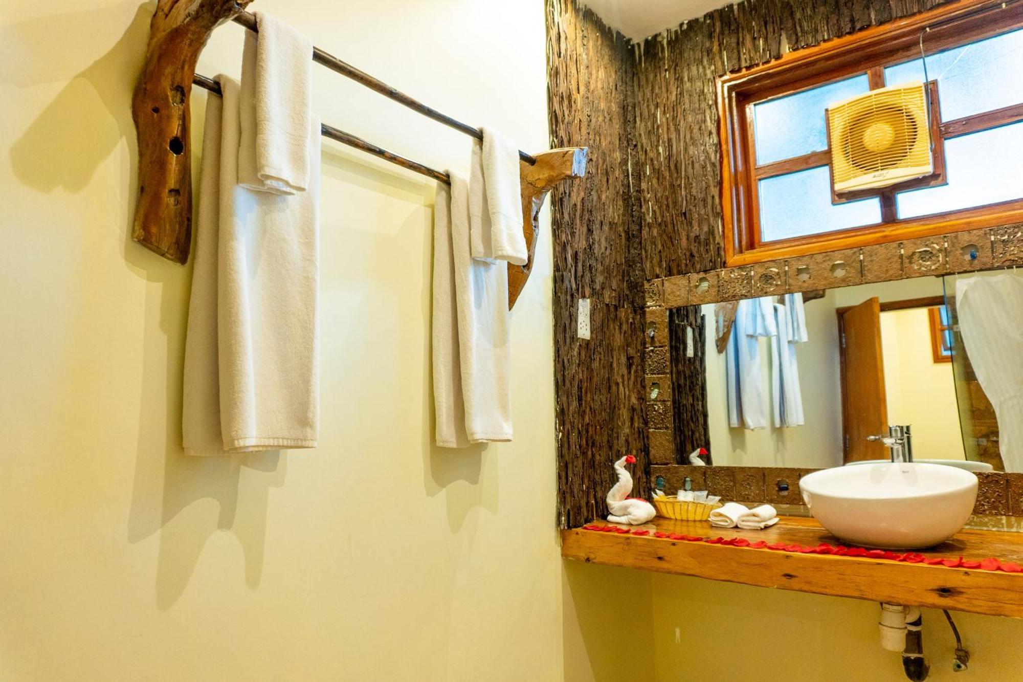 Weru Weru River Lodge Моши Экстерьер фото